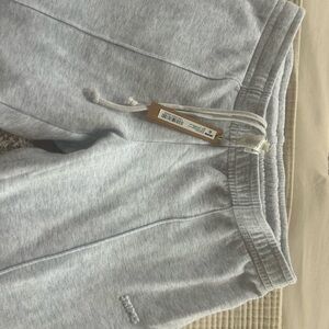 SKIMS sweatpants new with tags